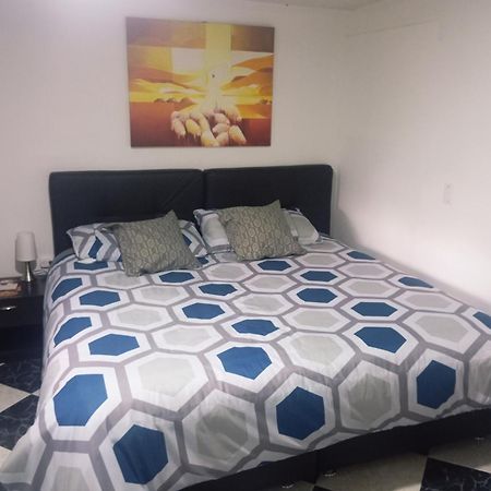 Hotel Boutique Mendoza - Cerca Aeropuerto El Dorado Bogota Bagian luar foto